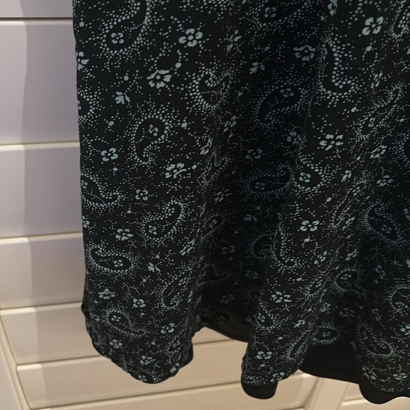 BP Black and White Paisley V-Neck Flutter Sleeve Dress 90s “skater dress” vibes - Picture 9 of 17